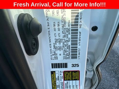 Used 2020 Toyota Tacoma TRD Off-Road w/ Technology Package AWD/4WD image 23