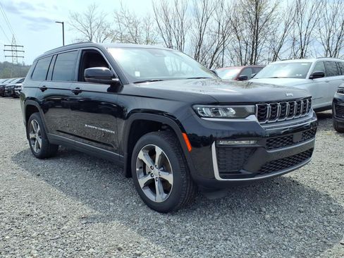 New 2026 Jeep Grand Cherokee L Limited w/ MOPAR Finishing Package AWD/4WD image 2