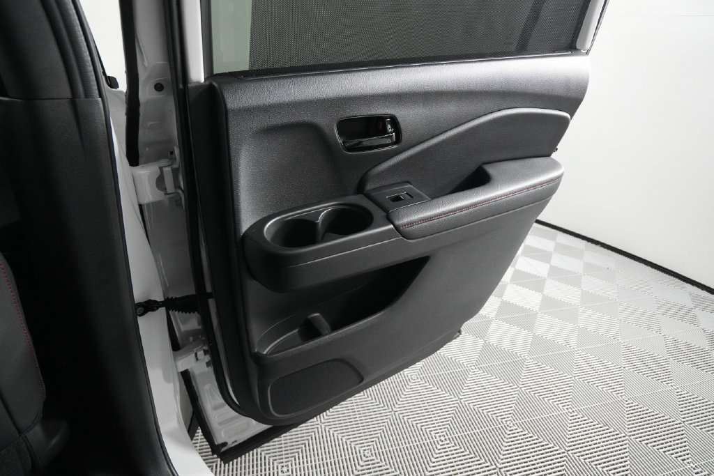 Used 2025 Honda Passport Black Edition image 17