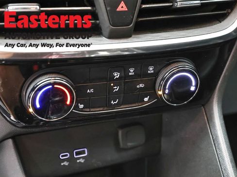 Used 2024 Buick Encore GX Sport Touring w/ Comfort Package FWD image 19
