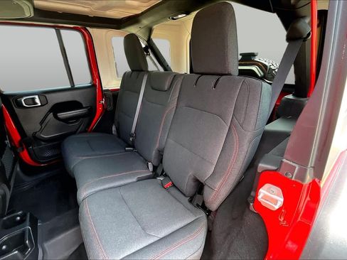 Used 2024 Jeep Wrangler Unlimited Rubicon w/ Convenience Group AWD/4WD image 12
