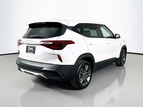 Used 2023 Kia Seltos LX image 12