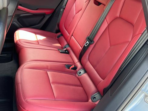Certified 2026 Porsche Macan AWD/4WD image 19