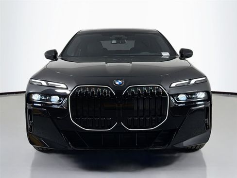 New 2026 BMW 740i RWD image 2