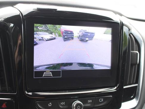 Used 2021 Chevrolet Traverse LT FWD image 16