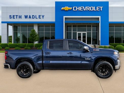 Used 2021 Chevrolet Silverado 1500 LT w/ Z71 Off-Road Package image 8