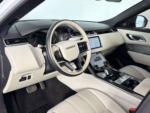 Used 2022 Land Rover Range Rover Velar R-Dynamic S image 4