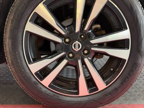 Used 2019 Nissan Kicks SR w/ Exterior Electronics Package FWD image 41