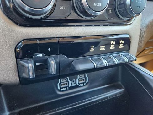 Used 2020 RAM 1500 Laramie AWD/4WD image 27