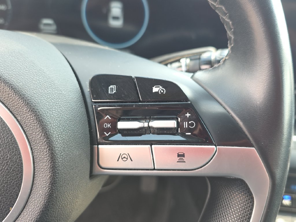 Used 2024 Hyundai Elantra Limited FWD image 19