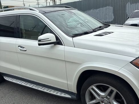 Used 2015 Mercedes-Benz GL 550 4MATIC image 13