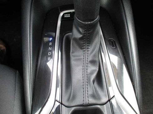 Used 2022 Toyota Corolla LE image 22