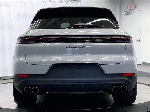 Certified 2024 Porsche Cayenne S AWD/4WD image 6