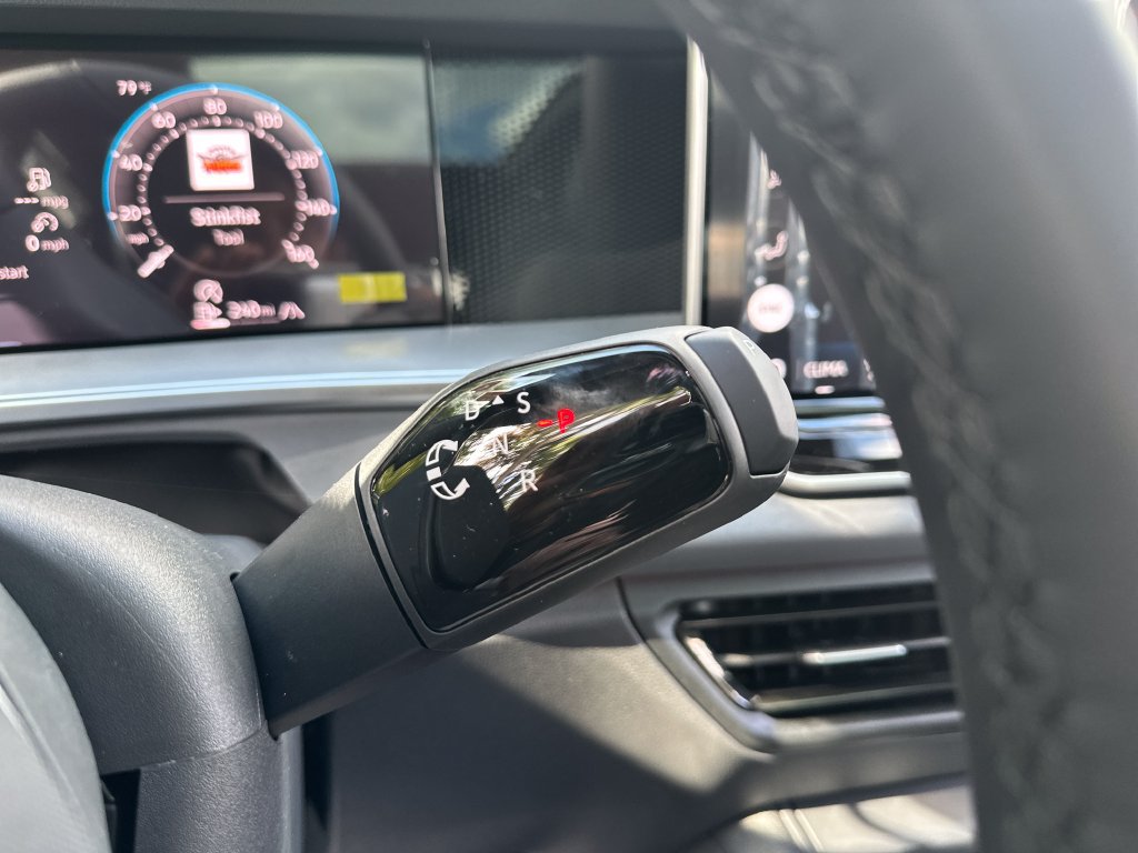 New 2026 Volkswagen Tiguan SE R-Line AWD/4WD image 17