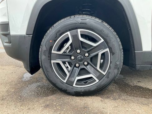 New 2026 Jeep Cherokee Limited AWD/4WD image 33