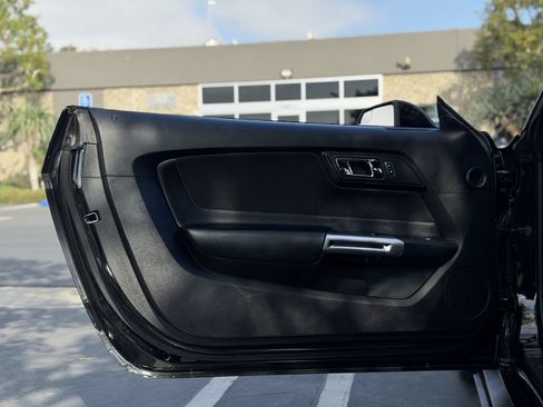 Used 2016 Ford Mustang GT w/ GT Performance Package RWD image 9