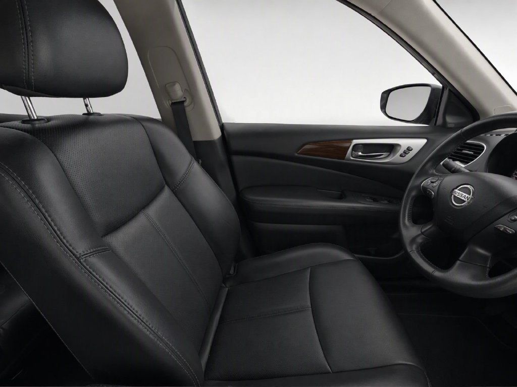 Used 2020 Nissan Pathfinder Platinum w/ Cargo Package FWD image 25