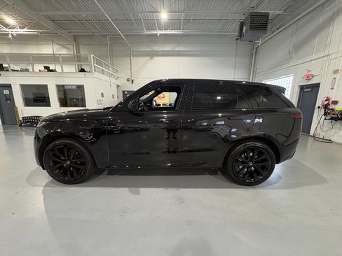 Used 2024 Land Rover Range Rover Sport Dynamic SE AWD/4WD image 4