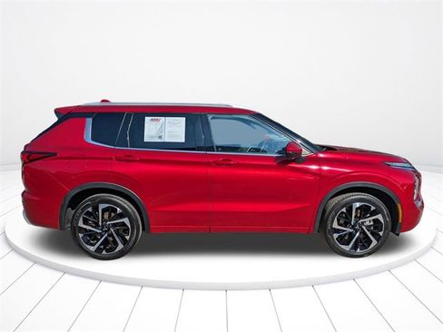 Used 2022 Mitsubishi Outlander SEL image 3
