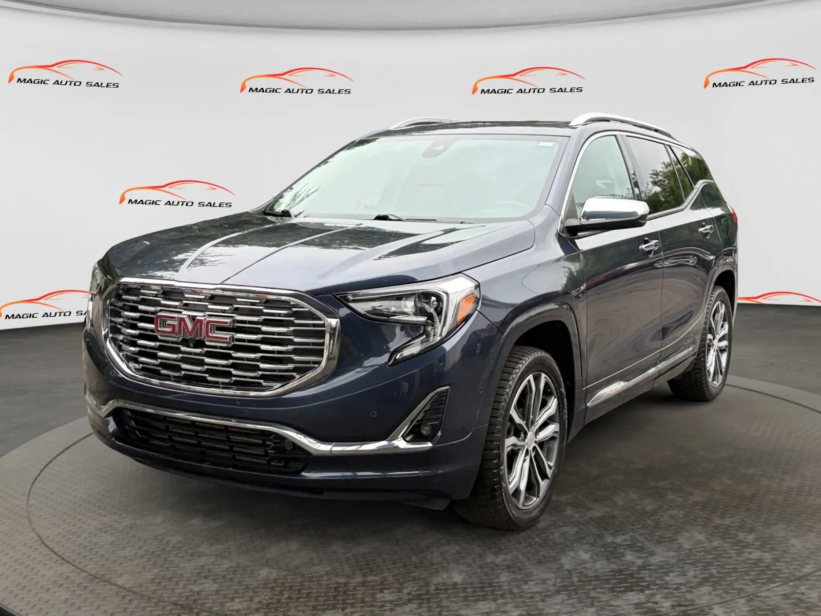Used 2019 GMC Terrain Denali w/ GMC Pro Grade Package AWD/4WD image 1