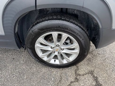 Used 2023 Chevrolet TrailBlazer LS FWD image 28
