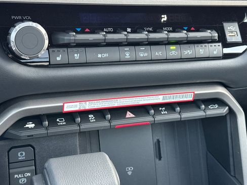 New 2026 Toyota Tundra Platinum AWD/4WD image 18