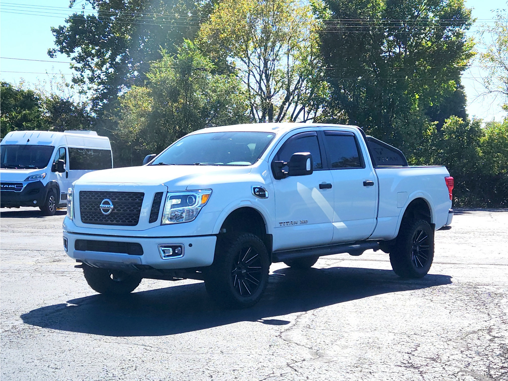 Used 2018 Nissan Titan PRO-4X w/ Pro-4x Convenience Package AWD/4WD image 13