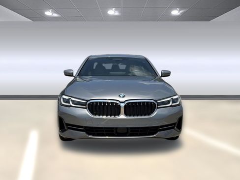 Used 2023 BMW 540i w/ Premium Package RWD image 4