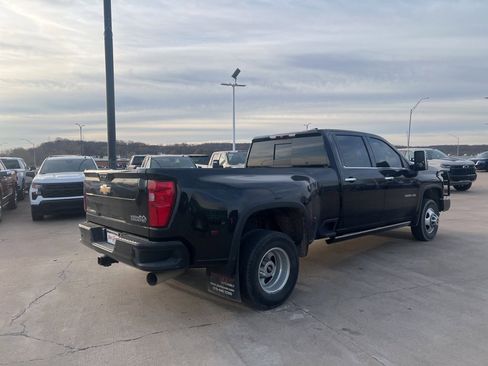 Used 2022 Chevrolet Silverado 3500 High Country w/ Safety Package II image 10
