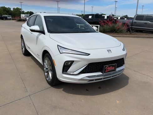 Used 2025 Buick Envista Avenir FWD image 3