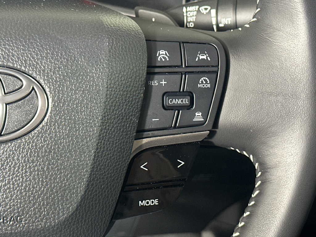Used 2025 Toyota Camry SE FWD image 25