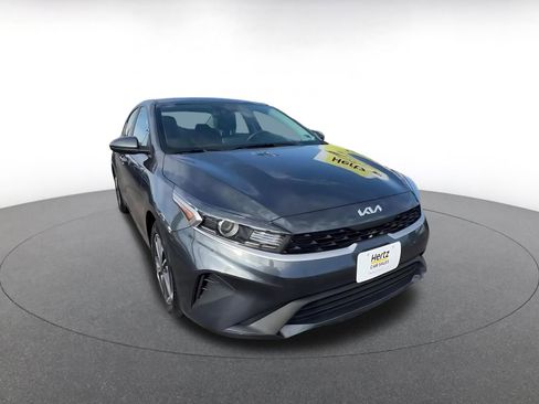 Used 2024 Kia Forte LXS image 3