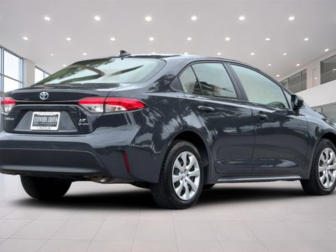 Used 2025 Toyota Corolla LE FWD image 4