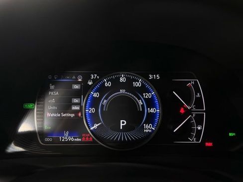 Used 2025 Lexus ES 300h w/ Premium Package image 27