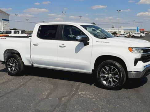 Used 2022 Chevrolet Silverado 1500 LT image 2