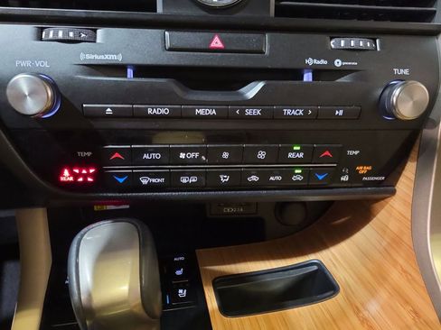 Used 2021 Lexus RX 350L Premium w/ Premium Package image 17