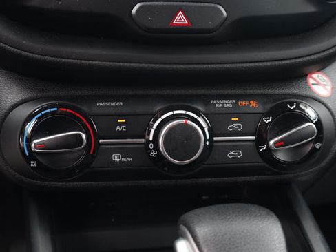 Used 2023 Kia Soul LX w/ Option Group 015 FWD image 5