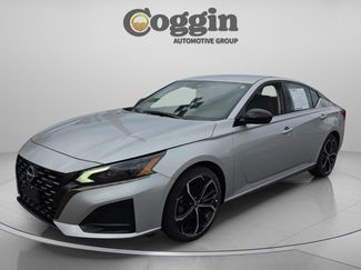 Used 2024 Nissan Altima 2.5 SR video 1