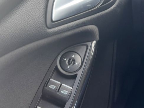 Used 2017 Ford Focus Titanium FWD image 22