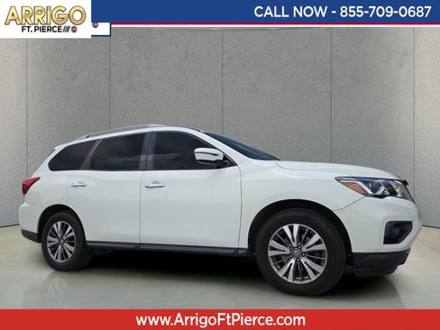 Used 2019 Nissan Pathfinder SV FWD image 1