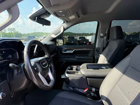 Used 2022 GMC Sierra 1500 Elevation RWD image 9