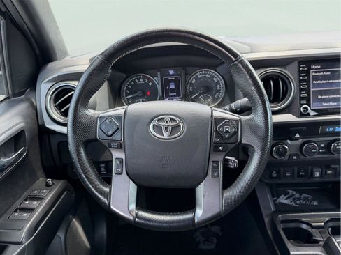 Used 2021 Toyota Tacoma TRD Off-Road w/ Technology Package AWD/4WD image 16