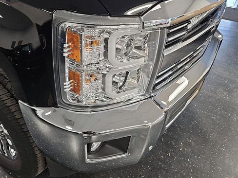 Used 2017 Chevrolet Silverado 2500 LTZ w/ LTZ Plus Package image 34