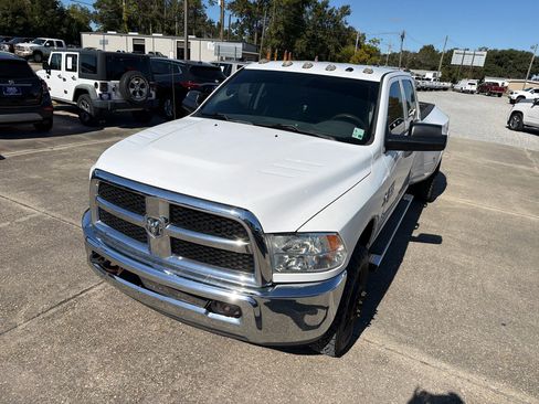 Used 2017 RAM 3500 Tradesman w/ Chrome Appearance Group image 12