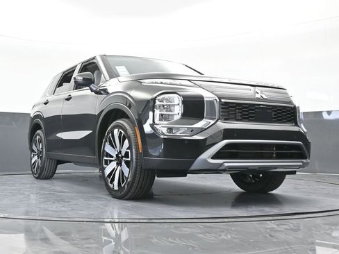 New 2026 Mitsubishi Outlander SE image 68