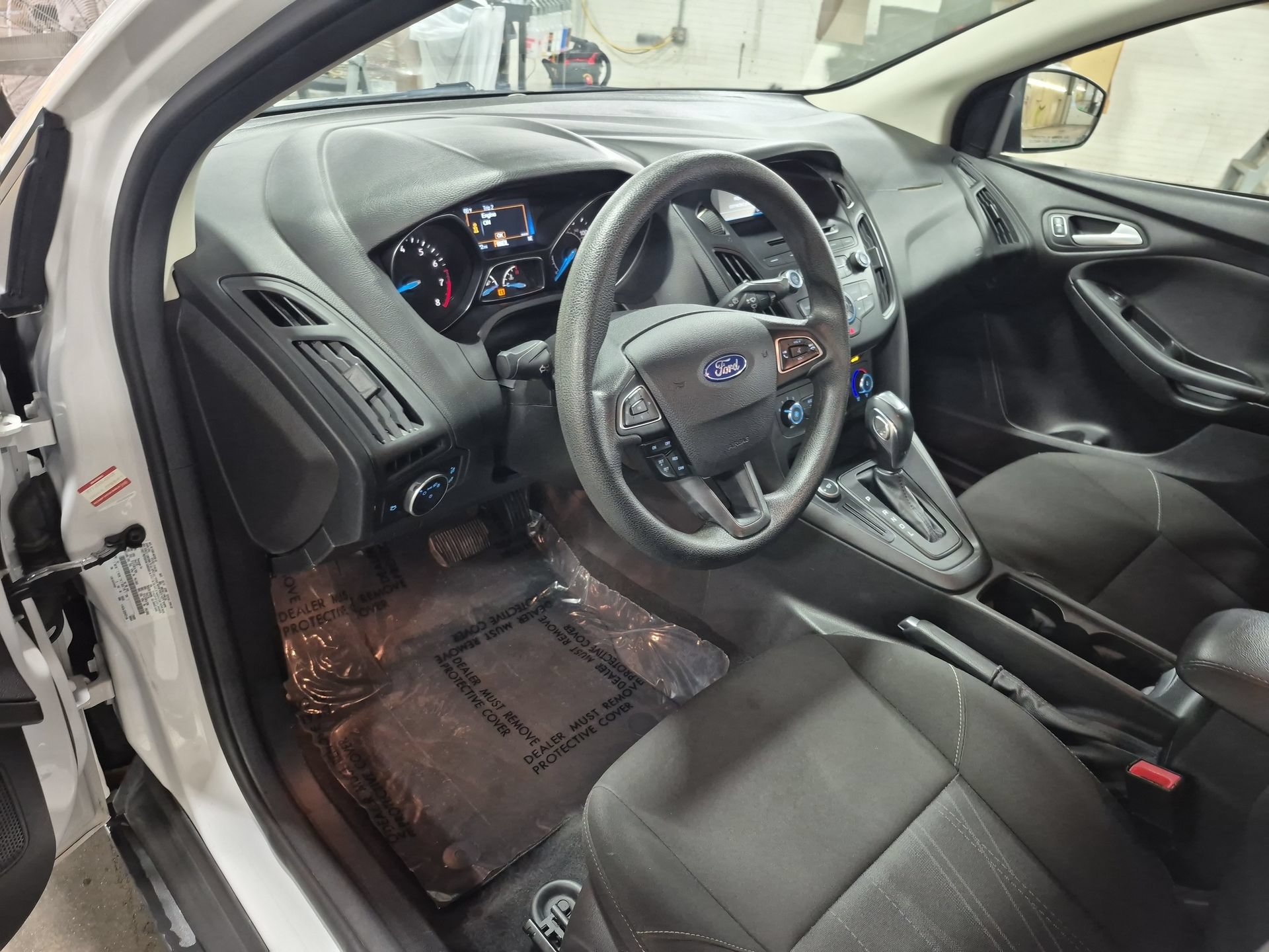 Used 2015 Ford Focus SE FWD image 11