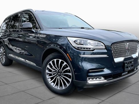 Used 2023 Lincoln Aviator Reserve w/ Equipment Group 201A image 3