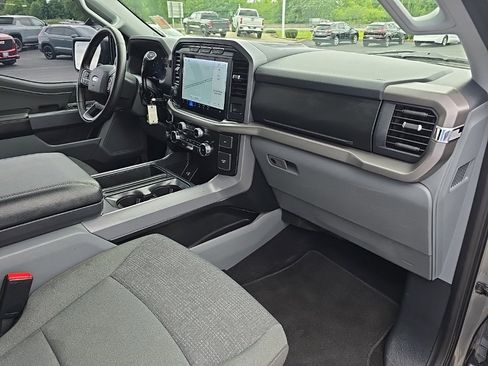 Used 2024 Ford F150 XLT w/ Mobile Office Package image 28