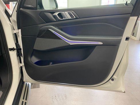 Used 2024 BMW X5 xDrive50e image 12