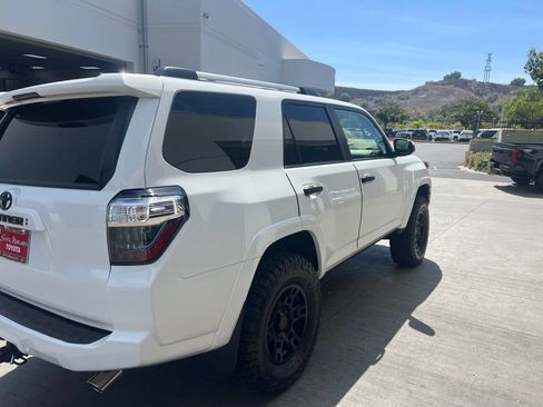 Certified 2021 Toyota 4Runner SR5 AWD/4WD image 3